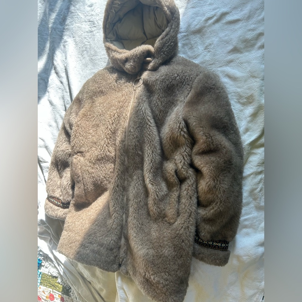 Vintage goose down faux fur Hansa Branta jacket by Stearns. Size M